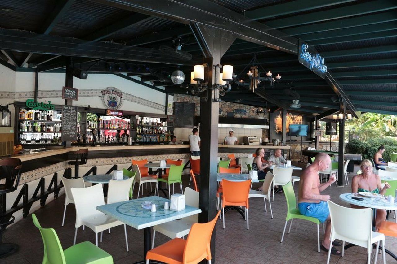 Club Turquoise Apart 马尔马里斯 外观 照片